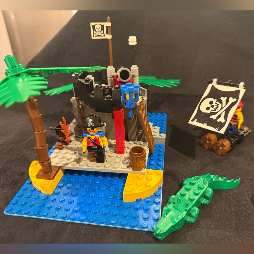 LEGO 1788 Vintage Pirates Treasure Chest